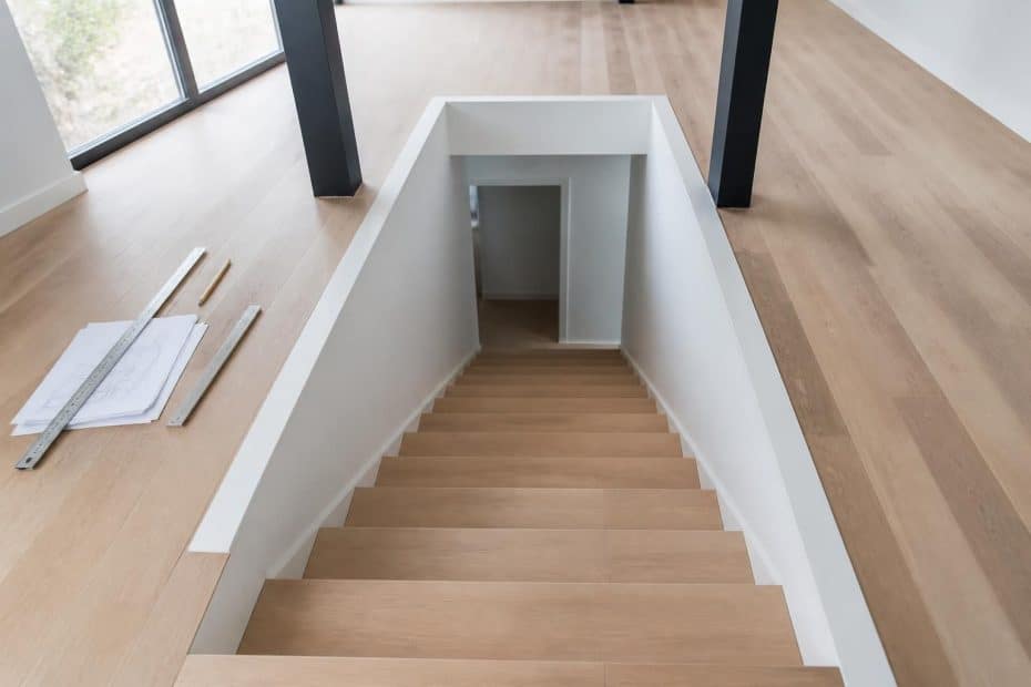 découvrez les dimensions, normes et conseils indispensables pour bien réaliser une trémie d'escalier sécurisée et adaptée à votre espace.